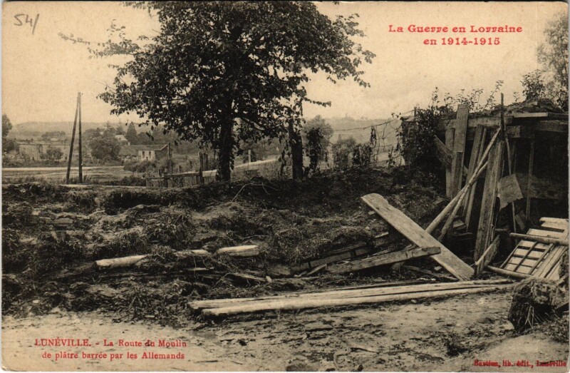 Carte postale ancienne Militaire Lunéville - La Route du Moulin de platre à Lunéville