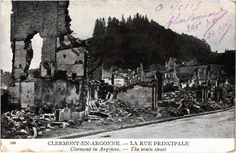 Carte postale ancienne Militaire Clermont-en-Argonne - La Rue Principale à Clermont-en-Argonne
