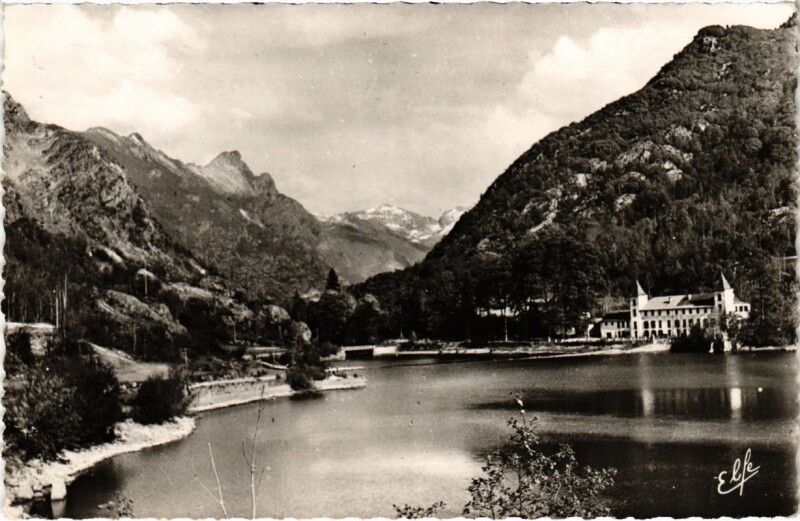 Carte postale ancienne Ax les Thermes- Le lac d'Orgeix l'Hotellerie&Cirque d'Orlu France à Ax-les-Thermes