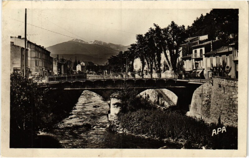 Carte postale ancienne Lavelanet- Le Pont Rouge France à Lavelanet
