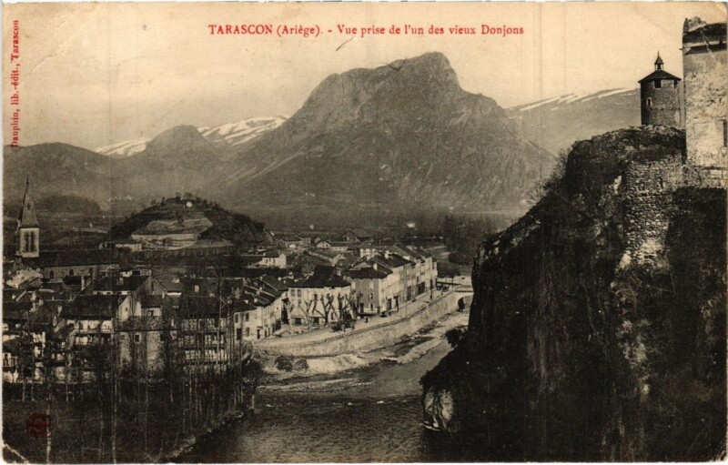 Carte postale ancienne Tarascon- vue prise de l'un des Vieux Donjons France