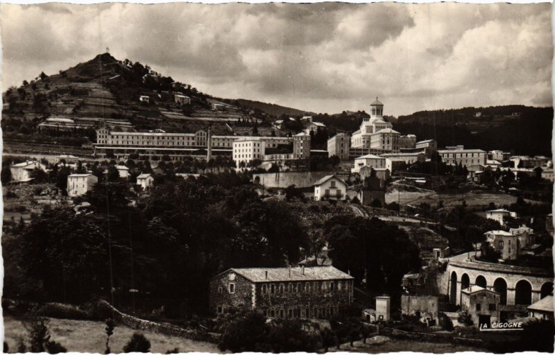 Carte postale ancienne Privas- Hopital Sainte Marie France