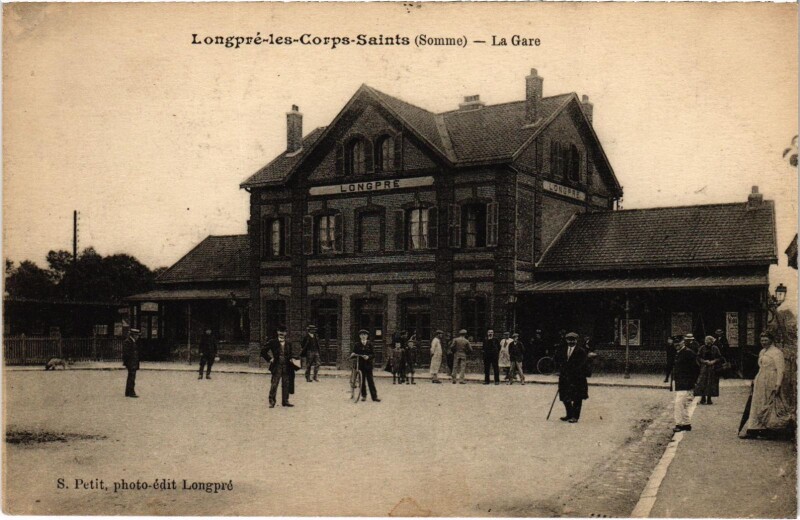 Carte postale ancienne Longpre-les-Corps-Saints La Gare Tram Vapeur