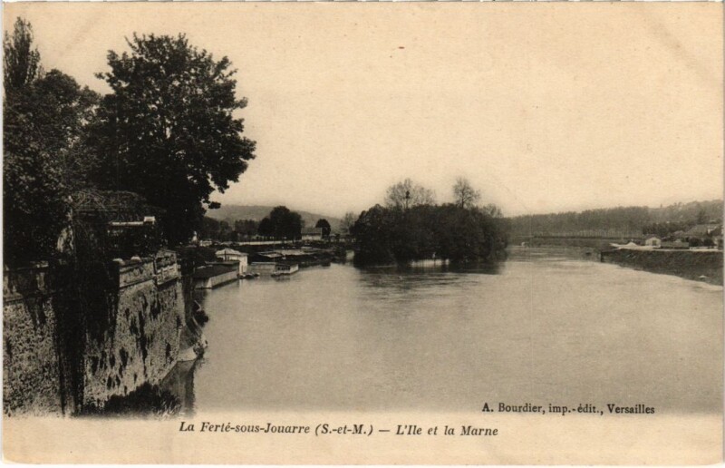 Carte postale ancienne La Ferte sous Jouarre Ile et la Marne à Jouarre