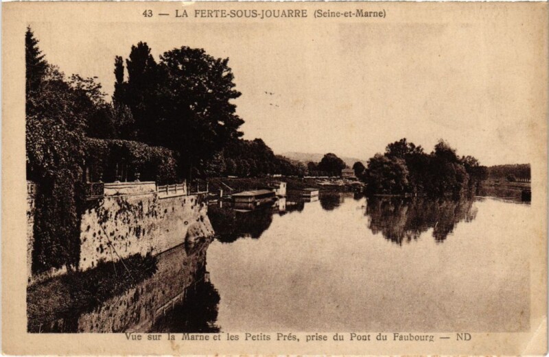Carte postale ancienne La Ferte sous Jouarre vue sur le Marne et les Petits Pres à Jouarre