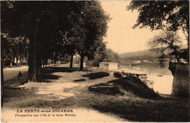 Carte postale ancienne La Ferte sous Jouarre Perspective sur l'Ile et le bras Mireau à Jouarre