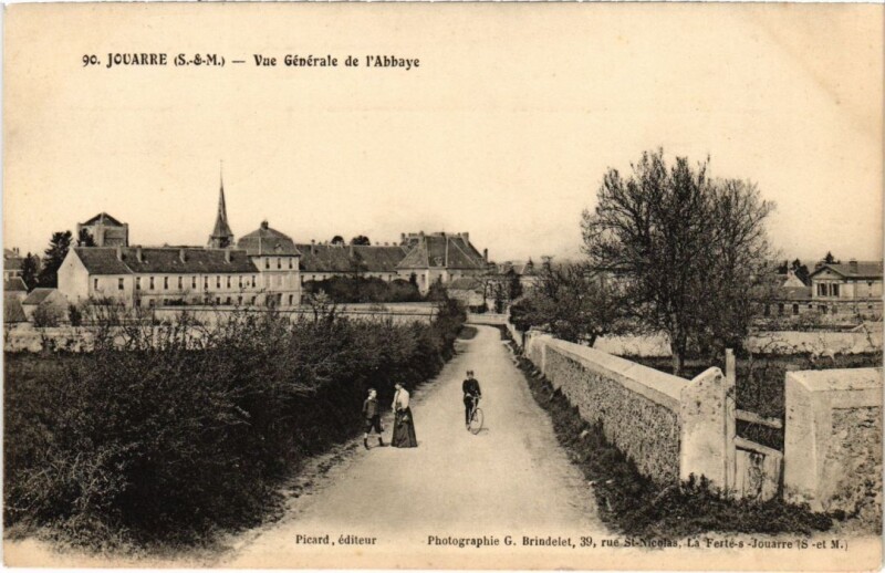Carte postale ancienne La Ferte sous Jouarre vue generale de l'Abbaye à Jouarre