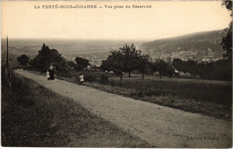 Carte postale ancienne La Ferte sous Jouarre vue prise du Reservoir à Jouarre