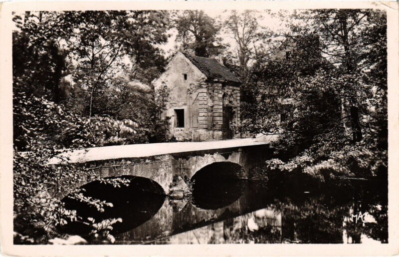 Carte postale ancienne Coulommiers Jardin des Capucins à Coulommiers