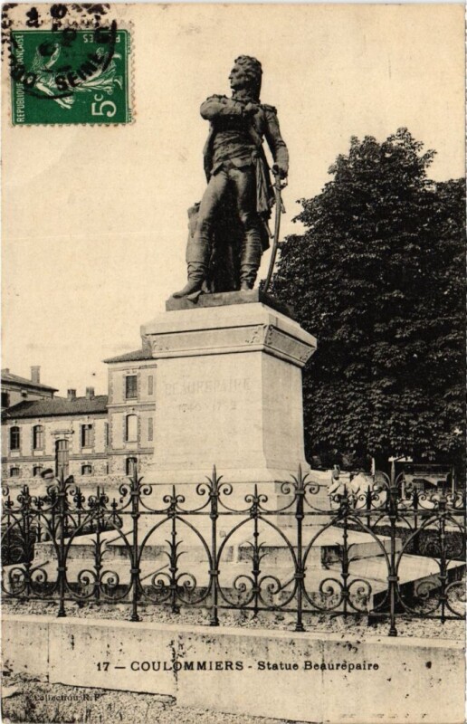 Carte postale ancienne Coulommiers Statue de Beaurepaire à Coulommiers