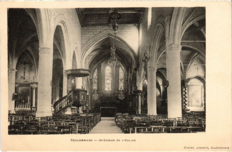 Carte postale ancienne Coulommiers Interieur de l'Eglise à Coulommiers