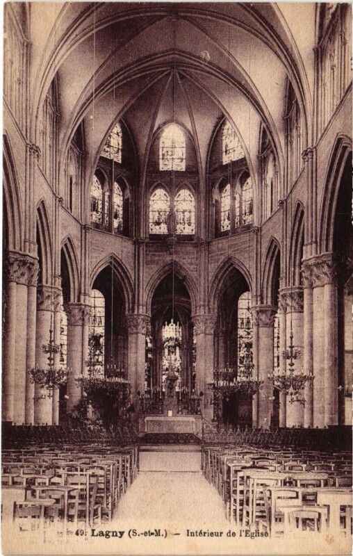 Carte postale ancienne Lagny Interieur de l'Eglise