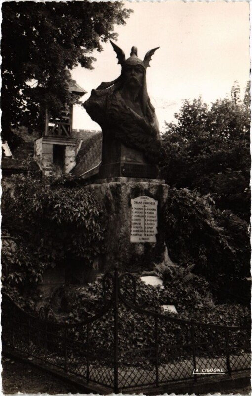 Carte postale ancienne Barbizon Monument aux Morts à Barbizon