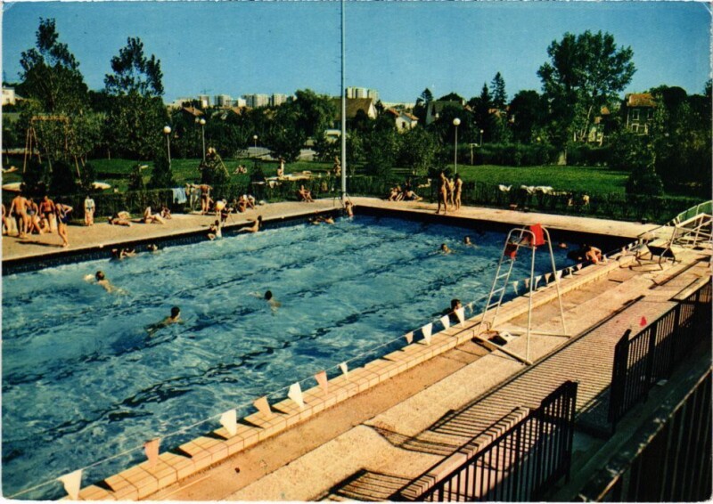 Carte postale ancienne Chelles La piscine à Chelles