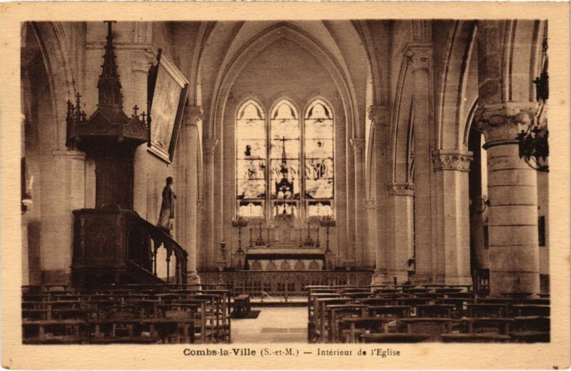 Carte postale ancienne Combs la Ville Interieur de l'Eglise à Combs-la-Ville