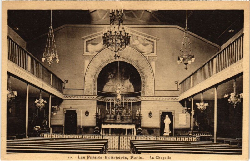 Carte postale ancienne Paris 4e Les Francs Bourgeois la Chapelle à Paris 4e