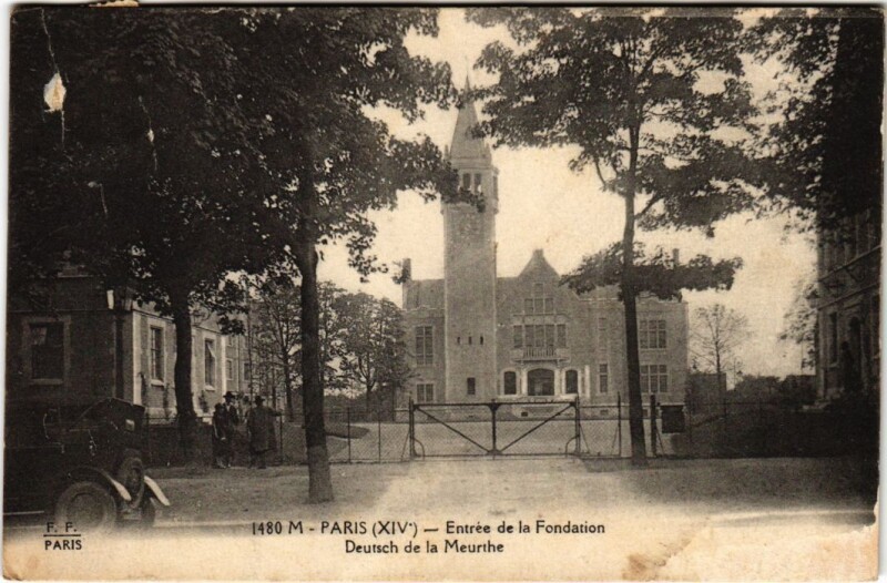Carte postale ancienne Entrée de la Fondation Deutsch de la Meurthe à Paris 14e
