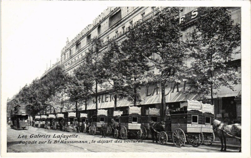 Carte postale ancienne Paris 9e les galeries Lafayette Bd Haussmann à Paris 9e