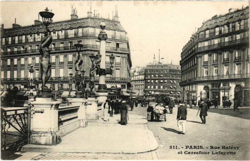 Carte postale ancienne Paris 9e Rue Halevy carrefour Lafayette à Paris 9e