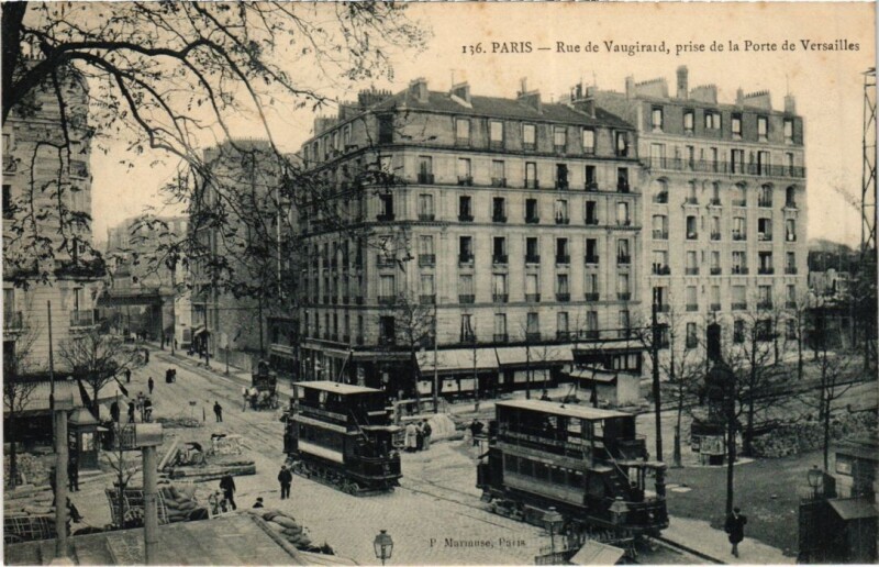 Carte postale ancienne Rue de Vaugirard, prise de la Porte de Versailles à Paris 15e