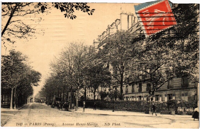 Carte postale ancienne Passy - Avenue Henri-Martin à Paris 16e