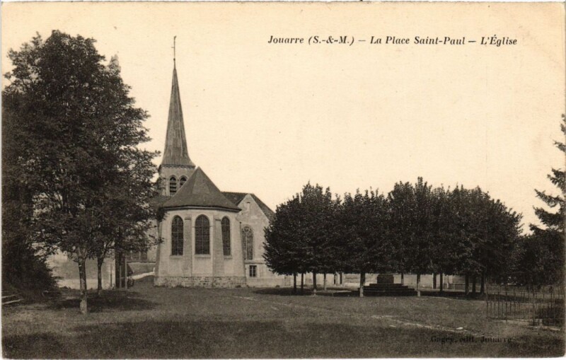 Carte postale ancienne La Ferte sous Jouarre Place Saint Paul, Eglise à Jouarre