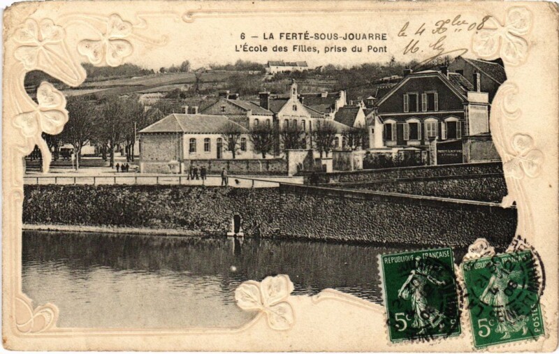 Carte postale ancienne La Ferte sous Jouarre Ecole des Filles à Jouarre