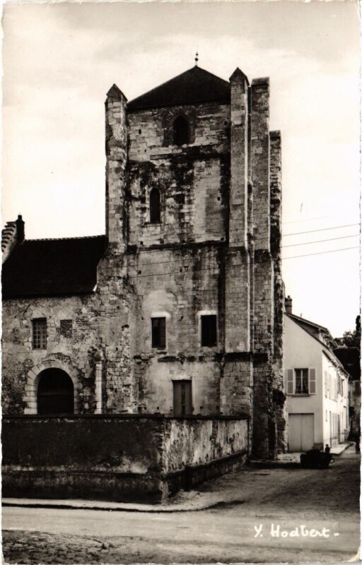 Carte postale ancienne La Ferte sous Jouarre Tour du Monastere à Jouarre