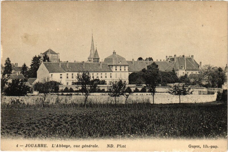 Carte postale ancienne La Ferte sous Jouarre vue generale de l'Abbaye à Jouarre