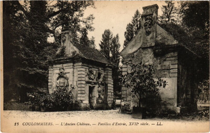 Carte postale ancienne Coulommiers Ancien Chateau Pavillon d'entree à Coulommiers