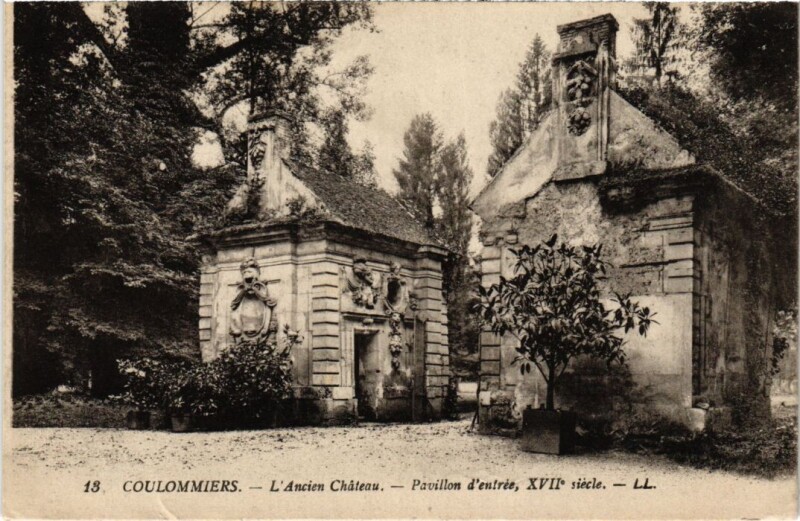 Carte postale ancienne Coulommiers Ancien Chateau Pavillon d'entree à Coulommiers