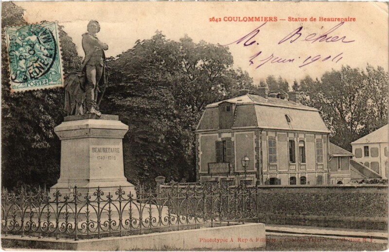Carte postale ancienne Coulommiers Statue de Beaurepaire à Coulommiers