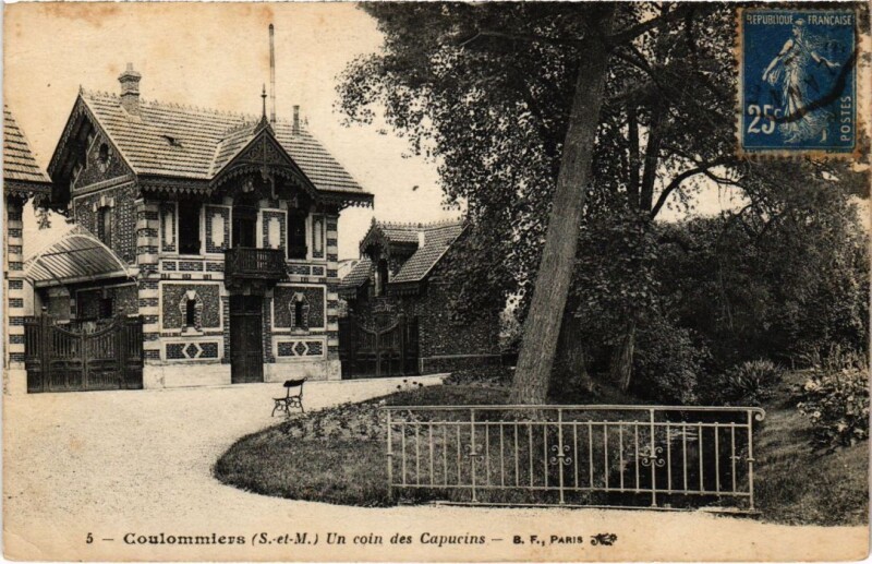 Carte postale ancienne Coulommiers un coin des Capucins à Coulommiers
