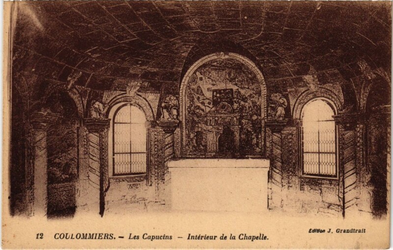 Carte postale ancienne Coulommiers Les Capucins Interieur de la Chapelle à Coulommiers