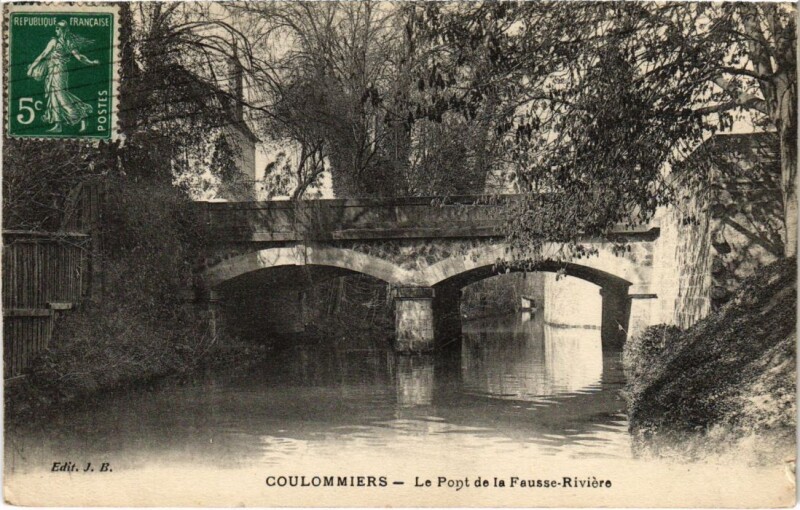 Carte postale ancienne Coulommiers Le Pont de la Fausse Riviere à Coulommiers