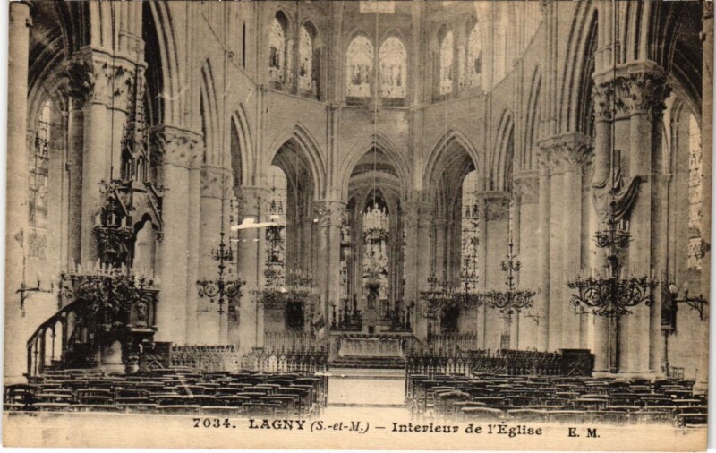 Carte postale ancienne Lagny Interieur de l'Eglise