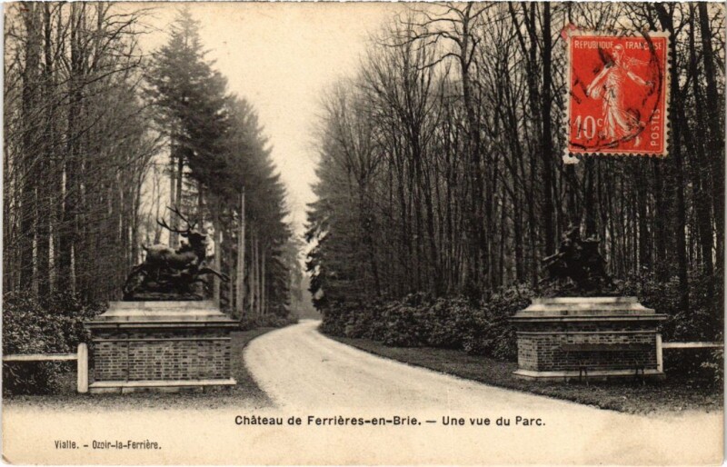 Carte postale ancienne Ferrieres en Brie une vue du Parc