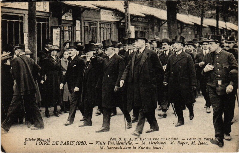 Carte postale ancienne Foire de Paris 1920 - Visite Présidentielle - Rue du Jouet à Paris 1er