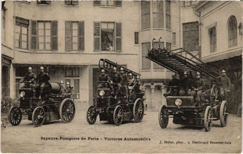Carte postale ancienne Sapeurs-Pompiers de Paris - Voitures Automobiles à Paris 6e