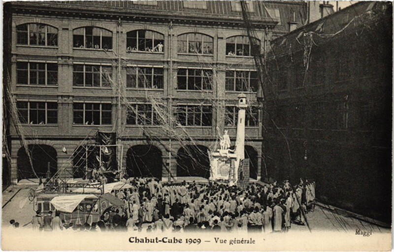 Carte postale ancienne Paris 3e Ecole Centrale Chahut Cube 1909 vue generale à Paris 3e
