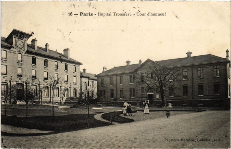 Carte postale ancienne Paris 12e Hopital Trousseau Cour d'Honneur à Paris 12e