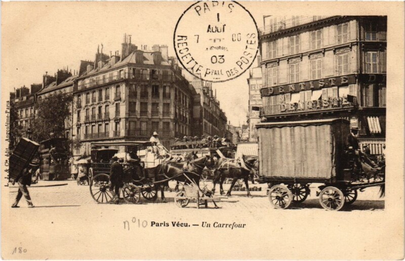 Carte postale ancienne Paris Vecu. un carrefour