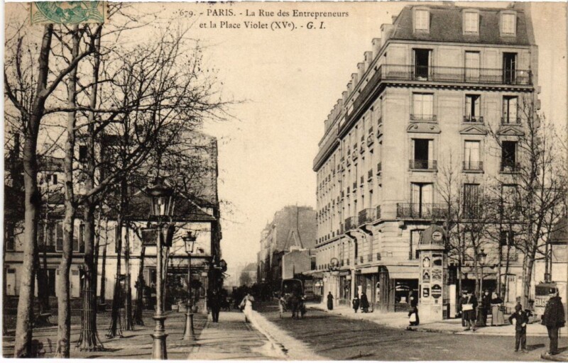 Carte postale ancienne La Rue des Entrepreneurs  et la Place Violet à Paris 15e
