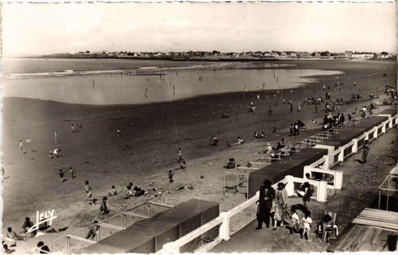 Carte postale ancienne Saint-Gilles-sur-Vie - La Plage a marée basse