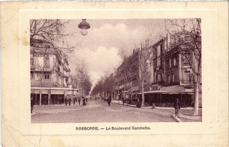 Carte postale ancienne Narbonne - Le Boulevard Gambetta à Narbonne