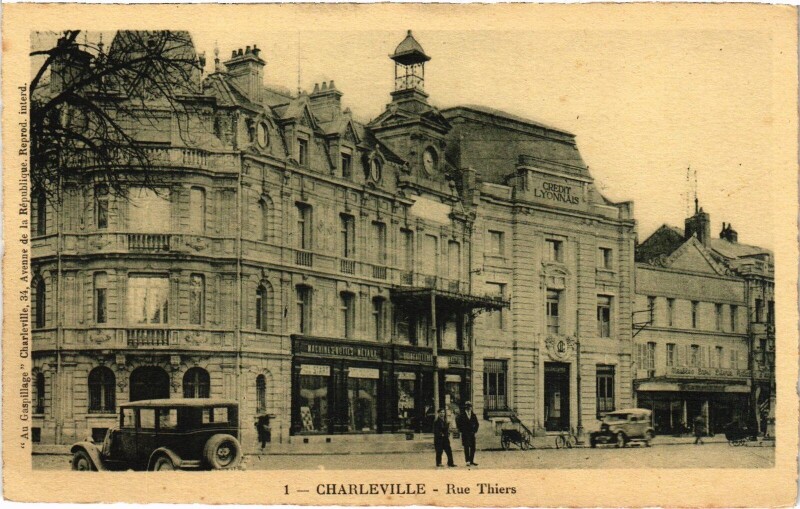 Carte postale ancienne Charleville - Rue Thiers