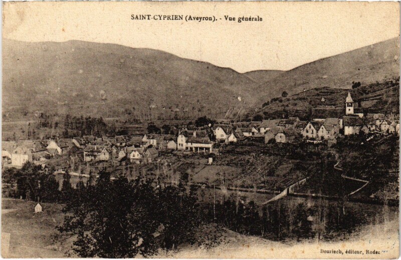 Carte postale ancienne Saint-Cyprien - Vue générale