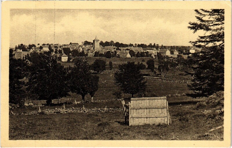 Carte postale ancienne Lacalm - Vue générale