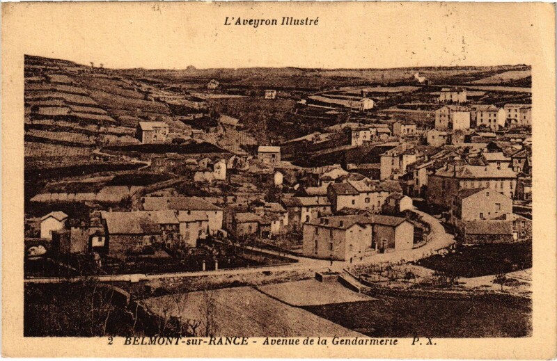 Carte postale ancienne Belmont-sur-Rance - Avenue de la Gendarmerie à Belmont-sur-Rance