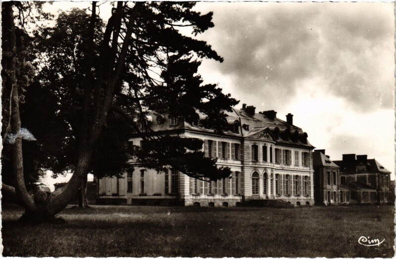 Carte postale ancienne Le Grand-Lucé - Le Chateau au Grand-Lucé